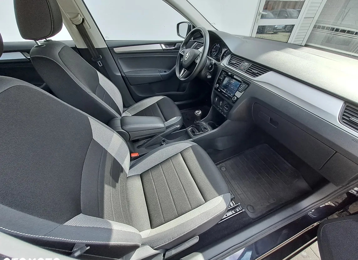 Skoda RAPID cena 49900 przebieg: 117000, rok produkcji 2019 z Będzin małe 29